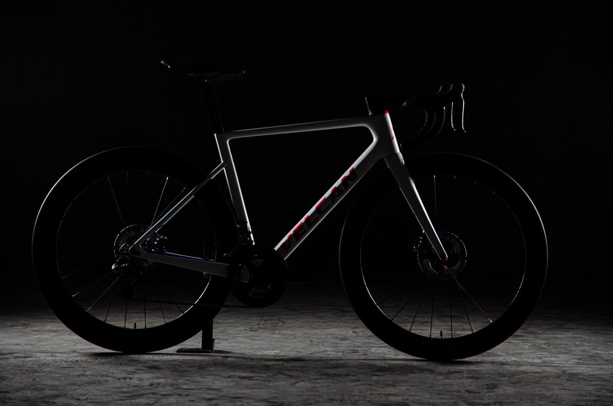 VelcanCycles's tweet photo. - Tic Tac - ⏱

Est-ce que vous êtes prêts ? 🤫🇫🇷 

#newproject #velcancycles #roadbike #madeinfrance #madeinsarthe https://t.co/Fyoi0sjTyP