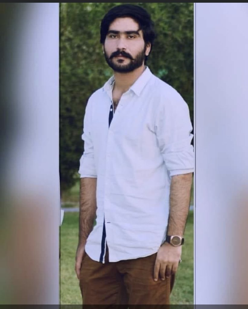 SabihaBaloch_'s tweet photo. الفاظ بھی آبدیدہ ہے
اور سوگ میں ہےقلم
۔
نظریاتی سنگت اب تم بھی اس جدوجہد کے درد بھرے فسانوں میں لکھے جاؤگے
😓 https://t.co/CQ2wOCC1Q6