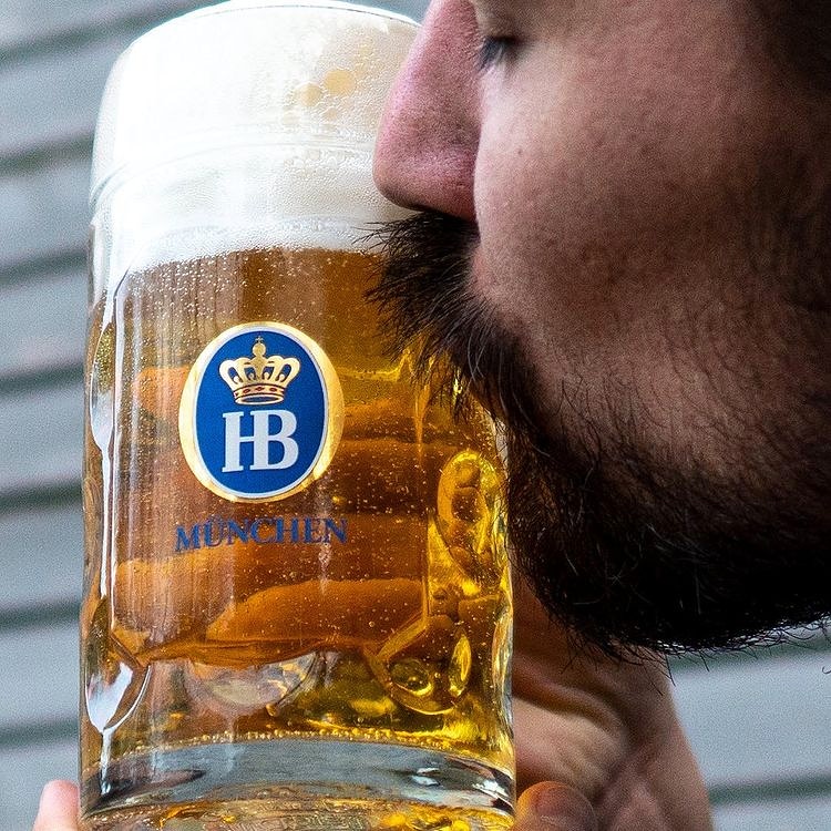 dontstopcol's tweet photo. Love is in the beer 🍻🧡
#SanValentin

#HofbräuMünchen una maravilla del ingenio alemán
Escríbenos y aprovecha esta promo IMPERDIBLE a la que le metimos CORAZÓN 💛

#Prost #Drink #Ibague #beerporn #beer #birra #biere #craftkulture #craftbeer #craftcollective #GermanBeer #Ibague https://t.co/v7skaSFxgP