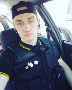 CVAgainstFash's tweet photo. 💞🖤Happy Valentines Day Comrades🖤💞

It's been one year since we exposed Corvallis' predator Proud Boy, Ben Baker. We got him fired last time, let's do it again!

Please contact the Philomath Blvd @Safeway and ask why they're employing this scumbag! More info in linked thread: https://t.co/lEYzE3zqQY