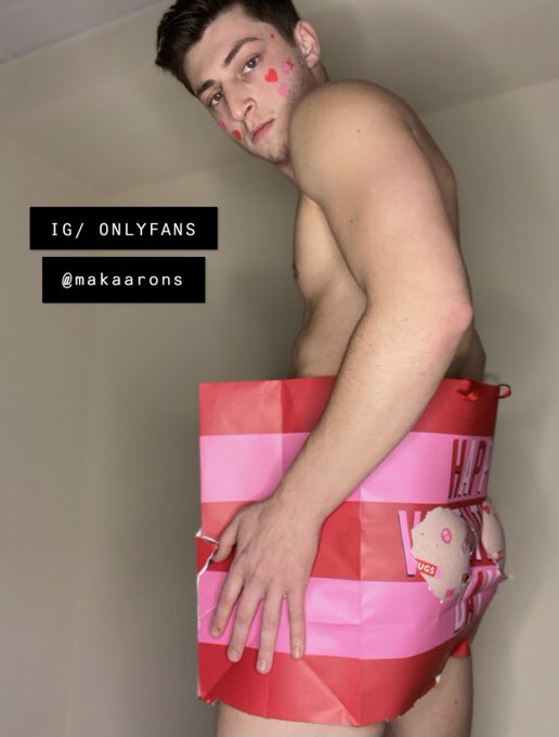 Happy Valentine&rsquo;s Day! My Onlyfans is 50% off!🖤😘 https://t.co/rMh943I1wQ https://t.co/s6IGXgUzfq