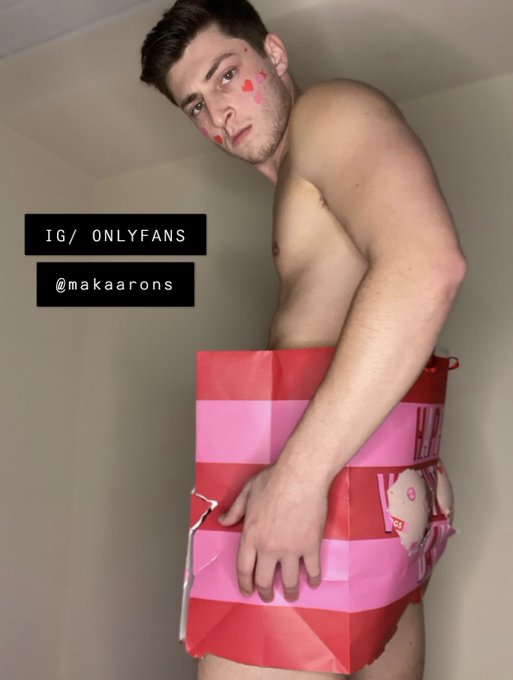 Happy Valentine&rsquo;s Day! My Onlyfans is 50% off!🖤😘 https://t.co/rMh943I1wQ https://t.co/s6IGXgUzfq