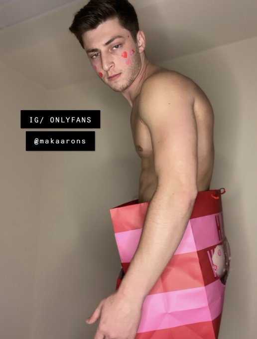 Happy Valentine&rsquo;s Day! My Onlyfans is 50% off!🖤😘 https://t.co/rMh943I1wQ https://t.co/s6IGXgUzfq