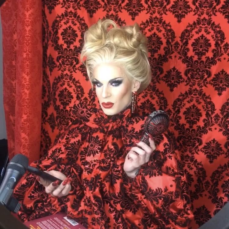 u take pictures of her doing photo shoots at home to annoy her