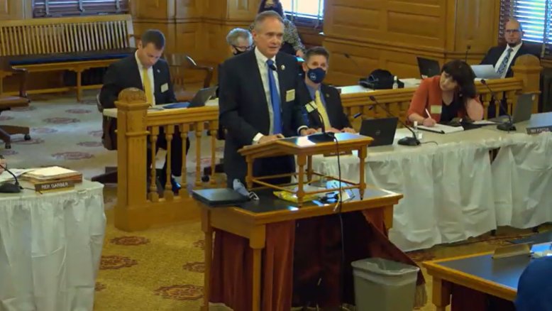 Clock is ticking: Ditch the switch for year-round standard or daylight saving time? | via <a href="/TimVCarpenter/">Tim Carpenter</a>  kansasreflector.com/2021/02/14/clo…