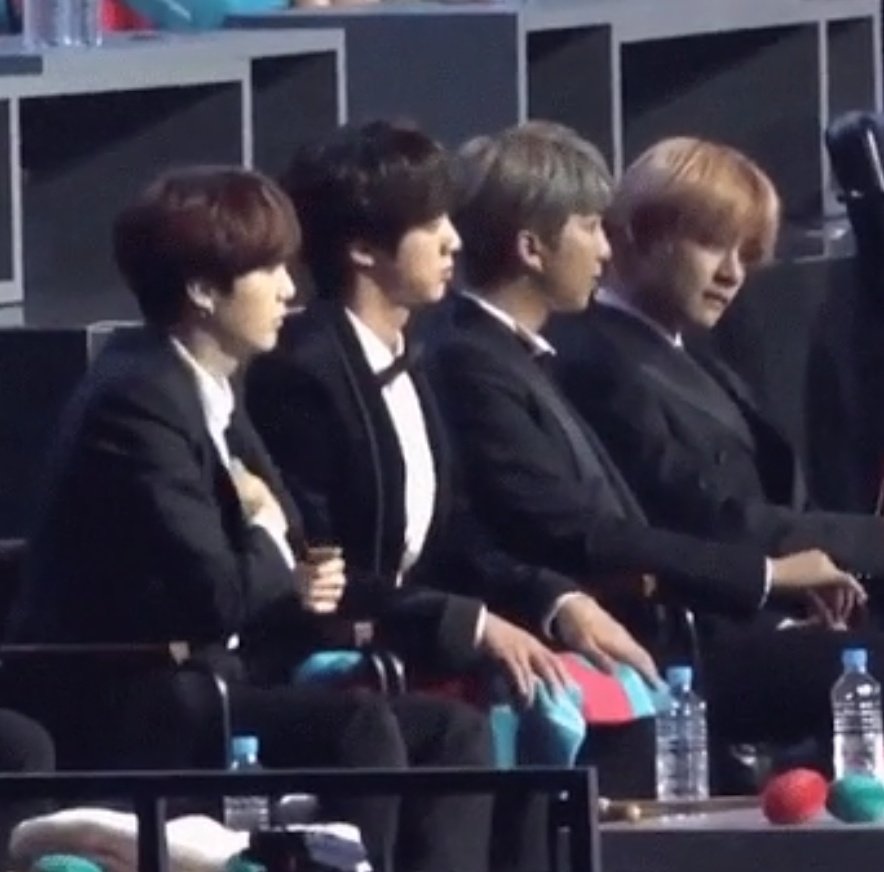 Yoongi stealing a mirror as if he doesn't live in a 3 million dollar apartment