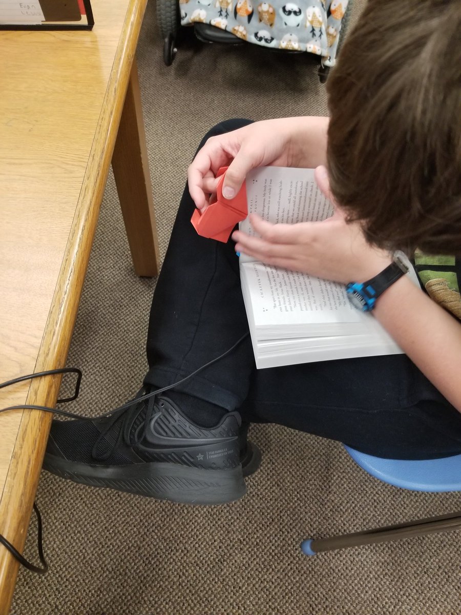 LANelsonLibrary's tweet image. Happy Valentine's Day! Origami Makerspace in the library @LANelsonLibrary @dentonisdlib @LionsLearning