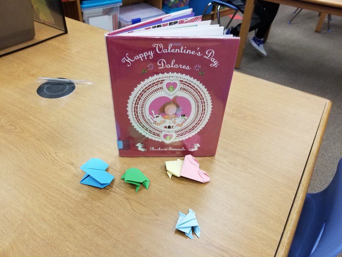 LANelsonLibrary's tweet image. Happy Valentine's Day! Origami Makerspace in the library @LANelsonLibrary @dentonisdlib @LionsLearning