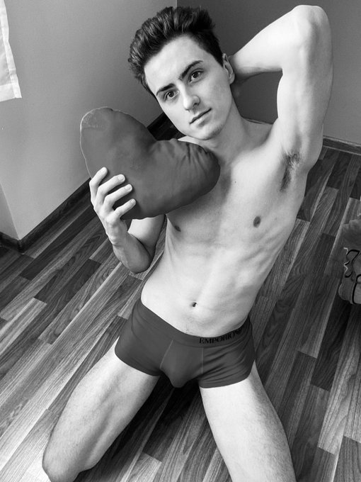 happy valentines day!!?? https://t.co/6F3OxBZvKA