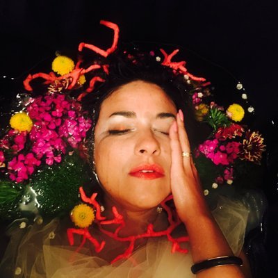 <a href="/Kontactquest/">Pete</a> <a href="/DJJesseSaunders/">Jesse Saunders</a> <a href="/DutchDJMarz/">DJMarz from Audio Fabric Records</a> <a href="/djdannyk23/">Danny K</a> @DJLeeThomas1 The opening track on tonight's Global House Show is a big Quest London favourite titled "Deeper" on <a href="/BrokenRecords/">cy's star</a> from #vocalist <a href="/AngelalaMusic/">Angelala</a> produced by <a href="/R3V3SMusic/">R3V3S</a>