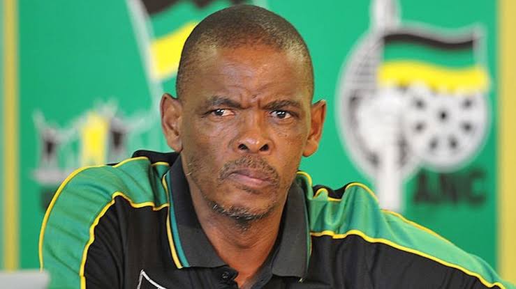 Ace Magashule must be removed with immediate effect. Retweet if u agree and like if u disagree #RemoveAceMagashule
