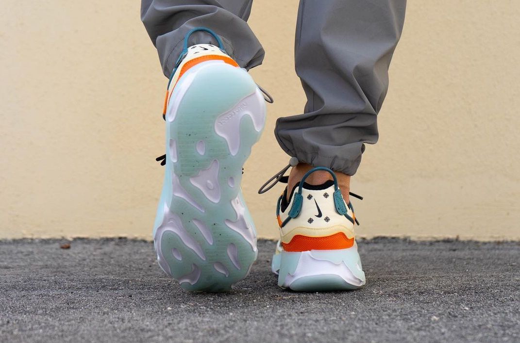 react live off white