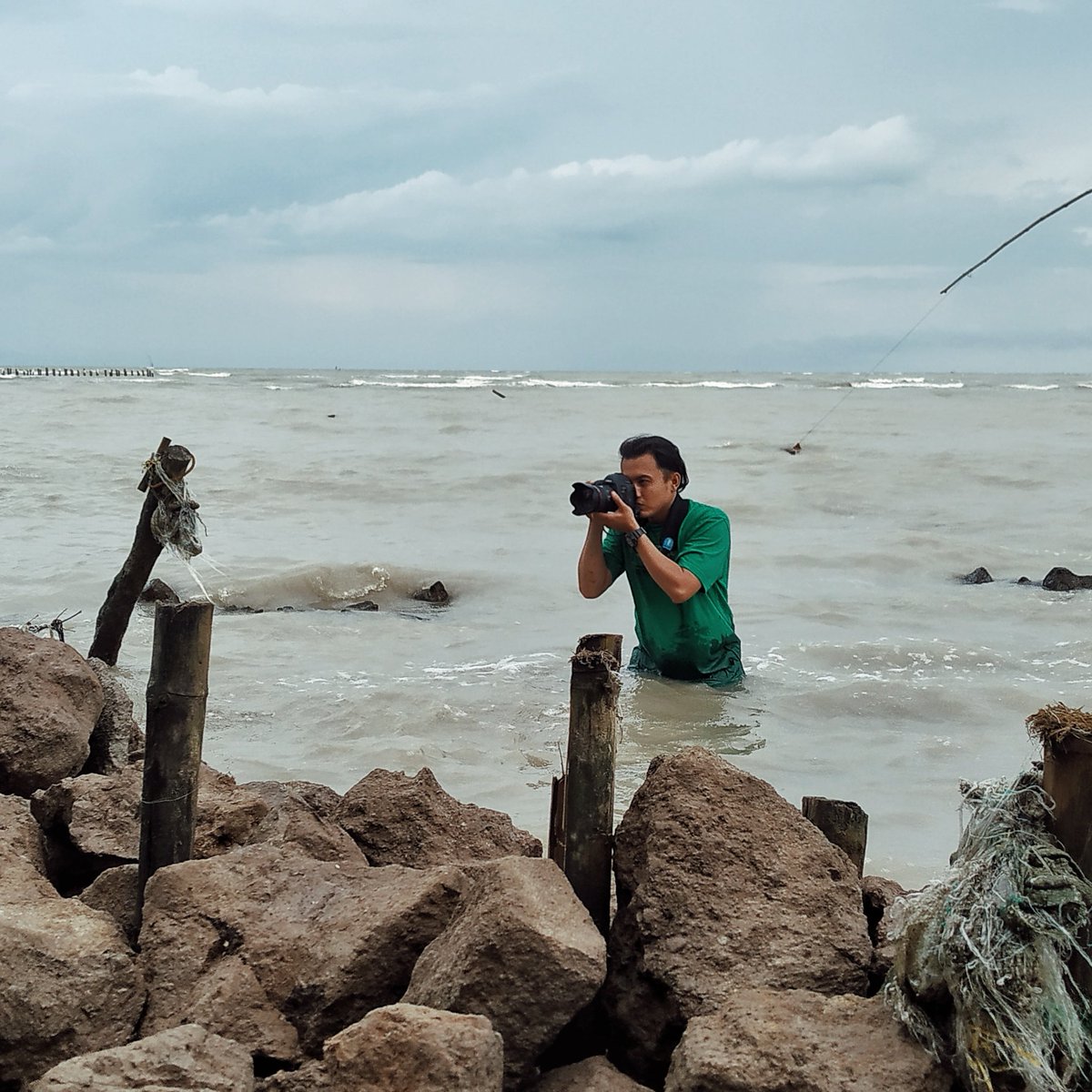 When you have to do what you should to do, even with the high risk once in your life, for our earth and humanity. There is no planet B.

Photo by: Mbak-mbak Pesisir.

#BehindTheScenes #aufZourdnung #Klimawandel #CentralJava #Indonesia