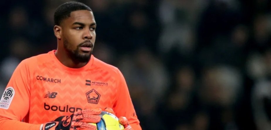 Hugo is also ageing, the french Maignan is probably one of the most underrated goalkeepers and is 24 so he could still develop.