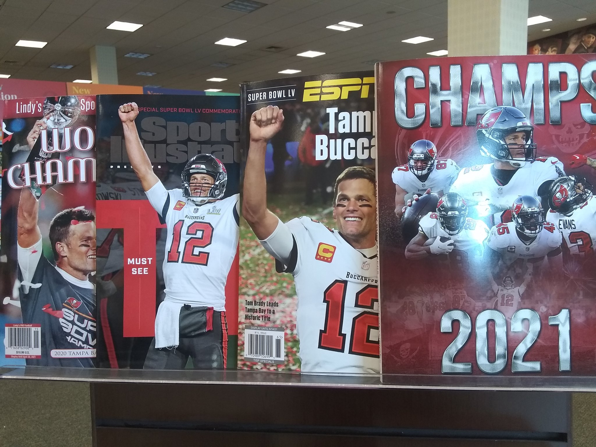 Barnes Noble Ocala Get Your Commemorative Superbowl Magazines Today Tampabaybuccaneers Superbowl Tombrady Barnes Noble Ocala Get Your Commemorative Superbowl Magazines Today Tampabaybuccaneers Superbowl Tombrady