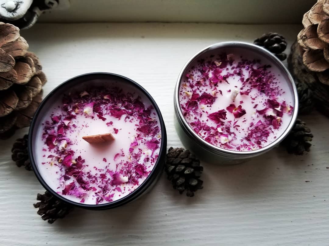 New candle creations: Gypsy Rose (white with red petals) and Tokyo Rose (pink with pink petals). Made with rose essential oil, nag champa fragrance oil, ecoglitter and love. ❤