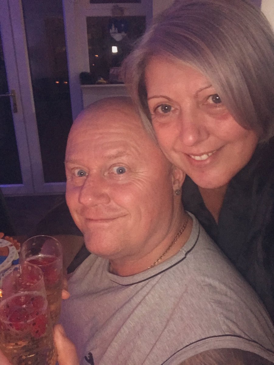 beebie7's tweet photo. Lockdown valentines day❤️Champagne, Italian takeaway (home made tiramisu though!) and board games between each course for entertainment! #LockdownValentines #valentinesday2021 #champagne https://t.co/AJQjo70ag3