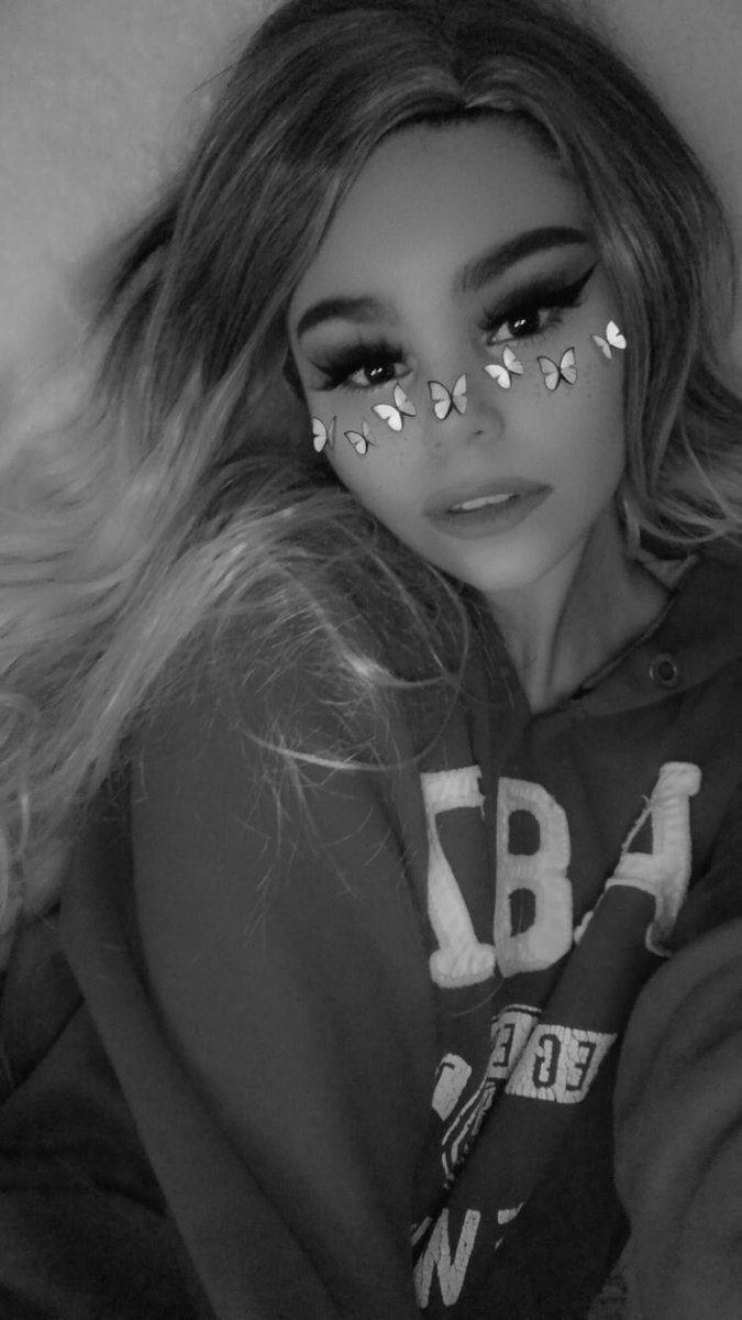 IvyBoudoir's tweet photo. ✨🌙☁️Happy Valentine's Day 💐  I love you all 💝🍫❤️✨☁️🌙
#ValentinesDay #valentinesday2021 #camgirlverificada #OF #onlyfans #selfie https://t.co/Wvtggnr7lQ