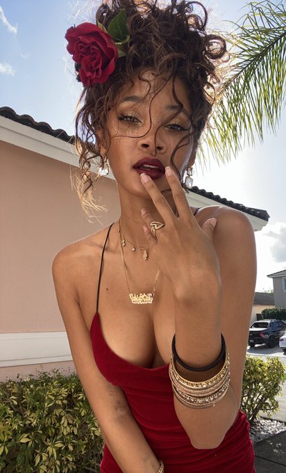 Tai’Aysha ⭐️’s pics and videos