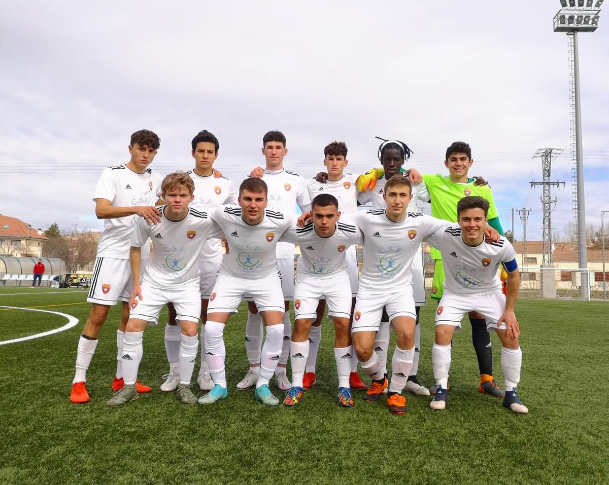 cdisoba's tweet photo. JORNADA 13 🟡 Reparto de puntos en nuestra visita a Ávila en un campo complicado y ante un rival de alta intensidad. Seguimos sumando. (0-0)
•
Los de @LuisG8_ descansan con la mente puesta en la sesión de mañana y el partido del martes.
•
#CDIsoba #Isoba #ISGAcademy https://t.co/z8HA2tA6FE