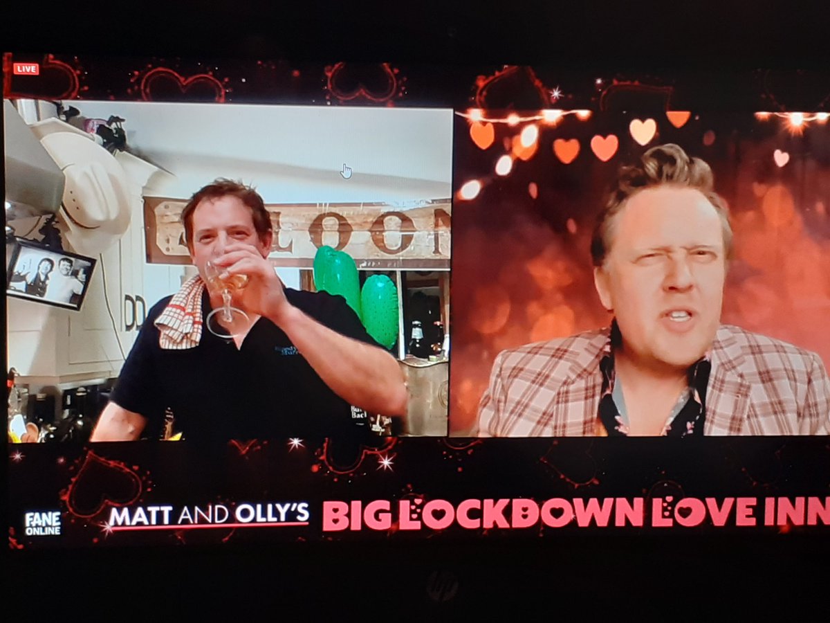heidispidey's tweet photo. Laughing alot @matt_tebbutt @jollyolly My wine is getting low 😮 https://t.co/5XidohOHJg