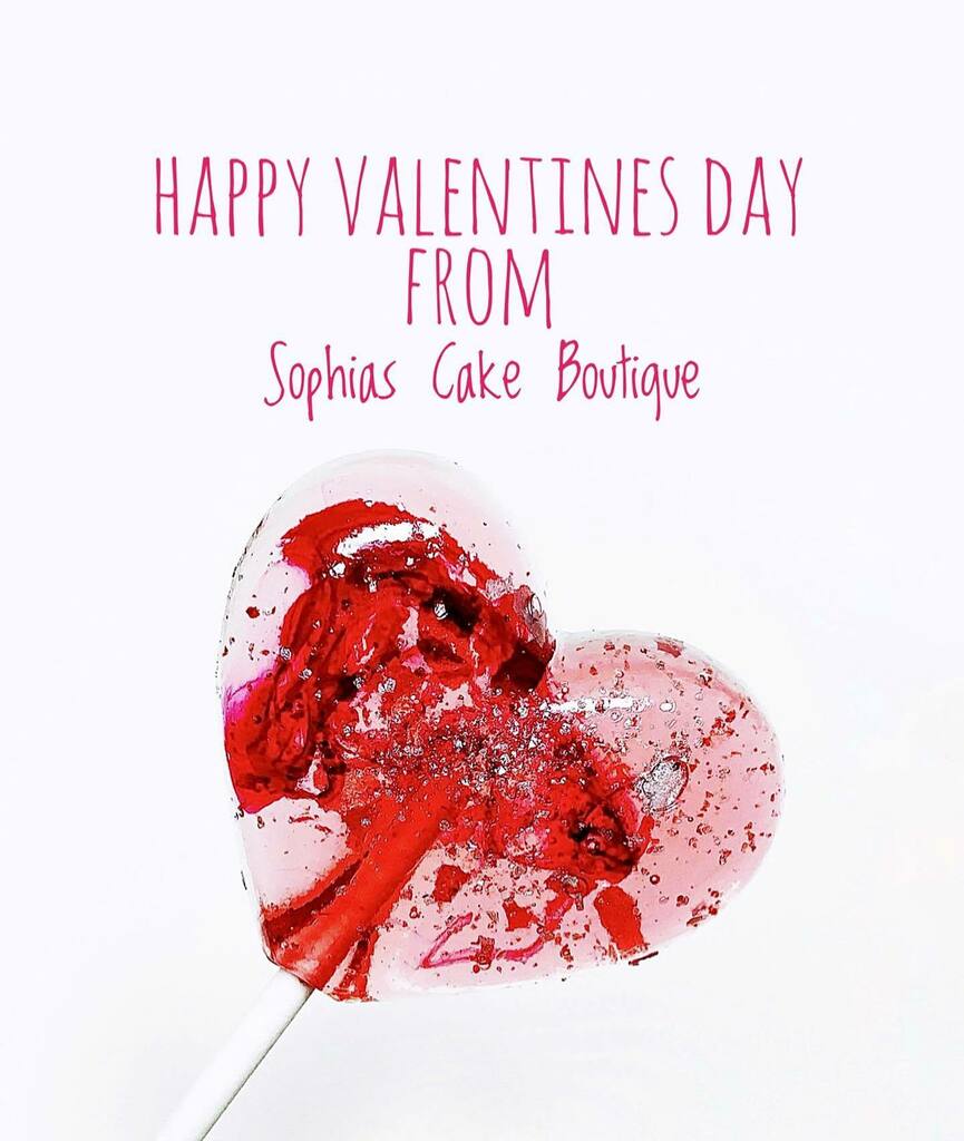 Been very quiet on here lately as far as weddings are concerned (we can thank the pandemic for that) and due to going back to my old office job since the bills don’t stop coming - however, fishing through old creations came across this marbled lollipop w… instagr.am/p/CLSSr5Tgh50/