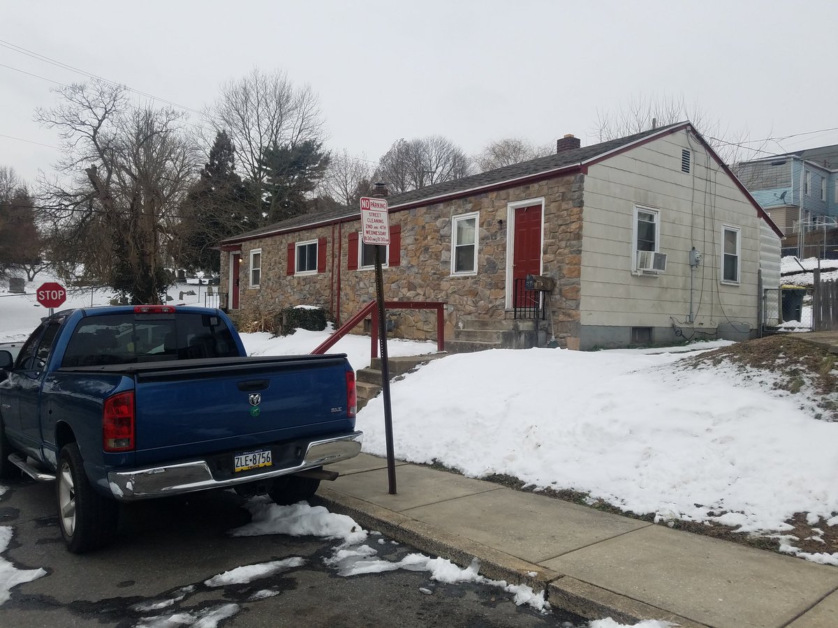 I loved this neighborhood, which seemed to take post war, cookie cutter houses and make them special. Each one seemed different.One side of the street were duplexes, and the other was sfh.