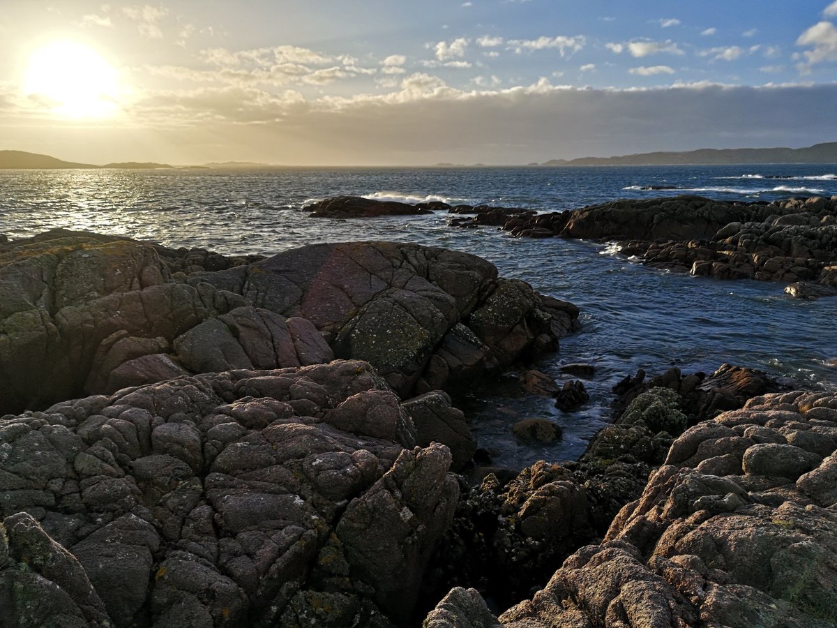 Gonescribbling's tweet photo. A break in the weather.. #Mull #stormisover https://t.co/B8xLYuvSOK
