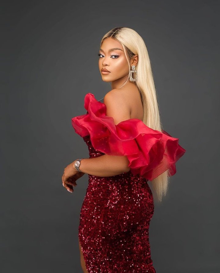 Gentle  @Liloaderogba has a kind, warm aura about her that draws you in and you just want to know more. She's an enigma - her beautiful eyes, the doorway to the mystery within. Overlook her at your own peril.