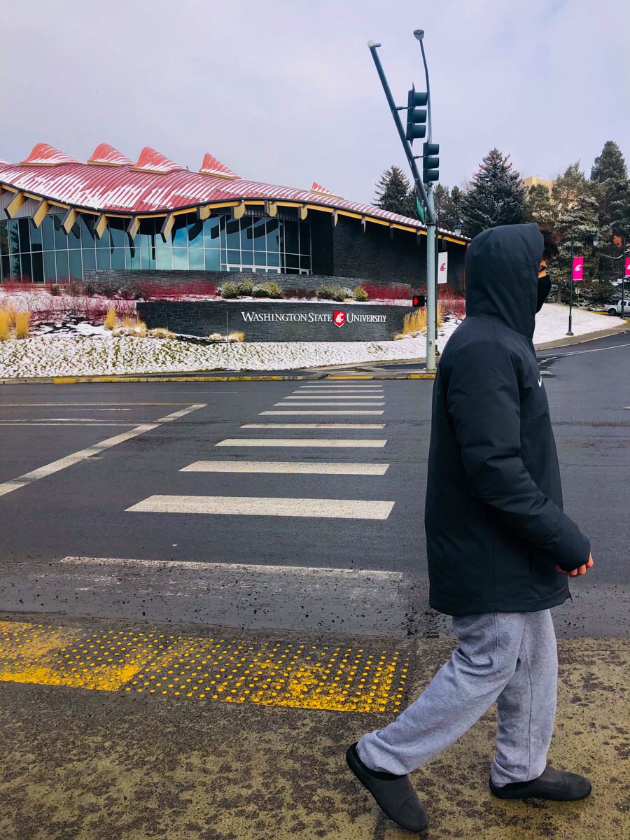 AvaSullivan2000's tweet photo. Excited to share 4 of my favorite photos from my photo shoot I took on a snowy day at WSU campus for my COM 210 Cougs Cancel Covid Promo project! #MurrowUGLife #com210 #project2 https://t.co/TdyjwVKeqs
