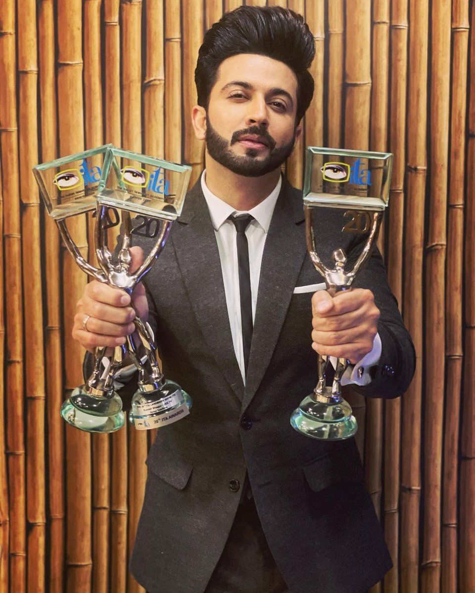 _dheeshra_'s tweet photo. Congratulations to #DheerajDhoopar & #ShraddhaArya 😍😍 #DheeShra
#BestPopularActor 'LandMark Show' #DheeShraForever ♥♥
@DheerajDhoopar @AryaSmilesa https://t.co/9IhsDJkhrf