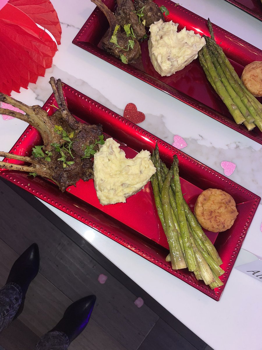 delonteeee's tweet photo. Happy Valentine’s Day.🥰❣️ My final event of the weekend. I had so much fun doing this. Truly thrilled with how everything came out from the food to the decor. #BlackChefs #ITravel #YourFavChef 🥰❣️❤️❤️❤️ https://t.co/GzwZDRRbDE