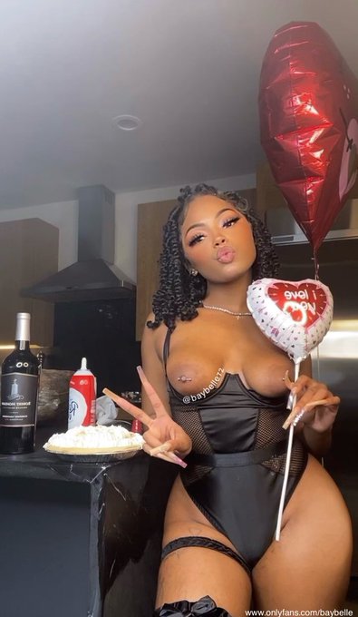 Can i be your Valentine&rsquo;s Day slut? 💌 https://t.co/KLFDNliPHR