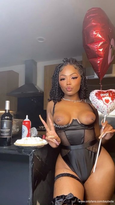 Can i be your Valentine&rsquo;s Day slut? 💌 https://t.co/KLFDNliPHR