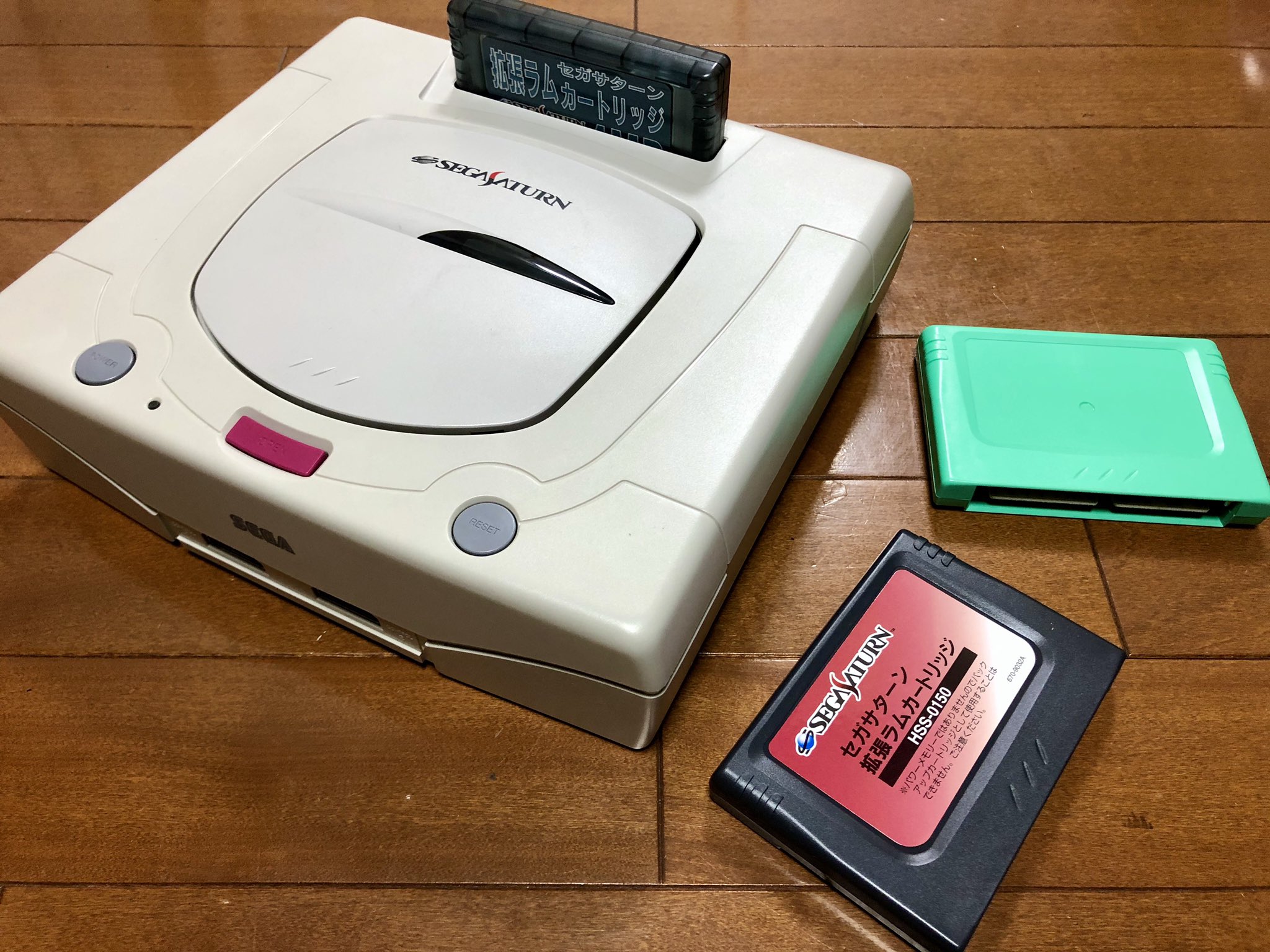 セガサターン本体 +パワーメモリー2個 +CDソフトケース - 家庭用ゲーム本体 セガサターン本体 +パワーメモリー2個 +CDソフトケース - 家庭用ゲーム本体