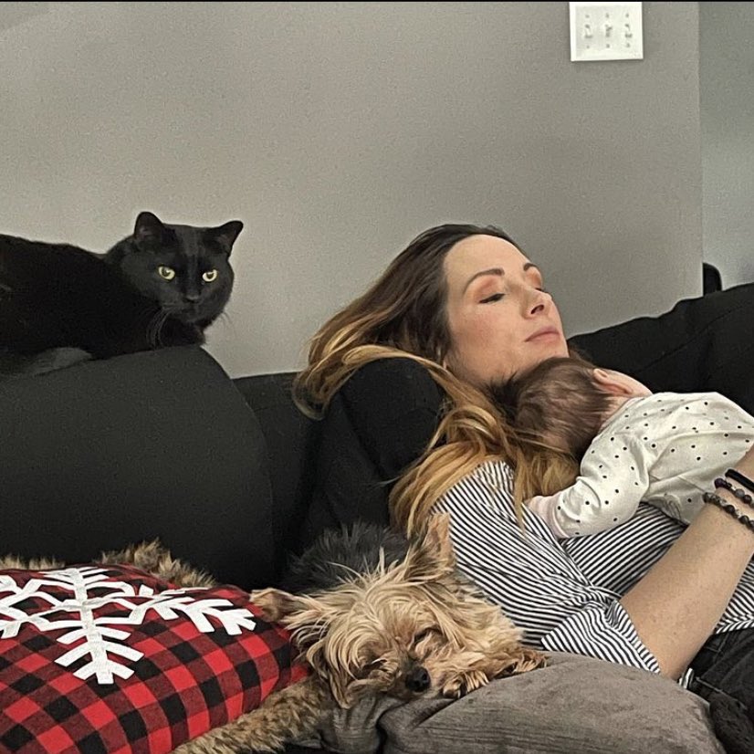 totaIbellas's tweet photo. Nikki Bella and Becky Lynch being moms are my favorite things in the world 🥺 https://t.co/rRaMXCkLgi