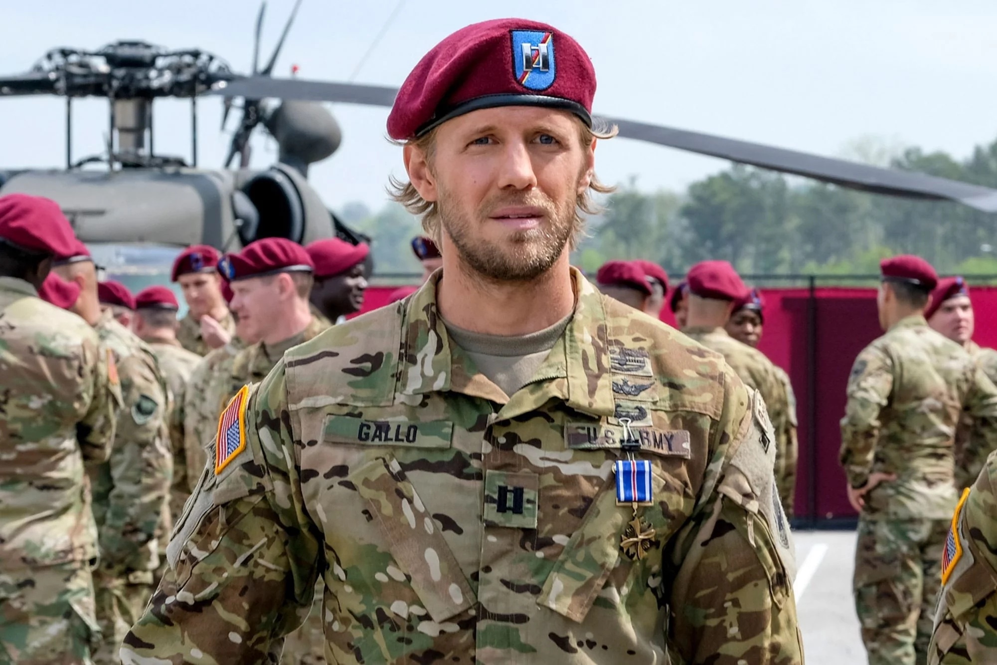 HAPPY BIRTHDAY BONNE FÊTE MATT BARR!!     