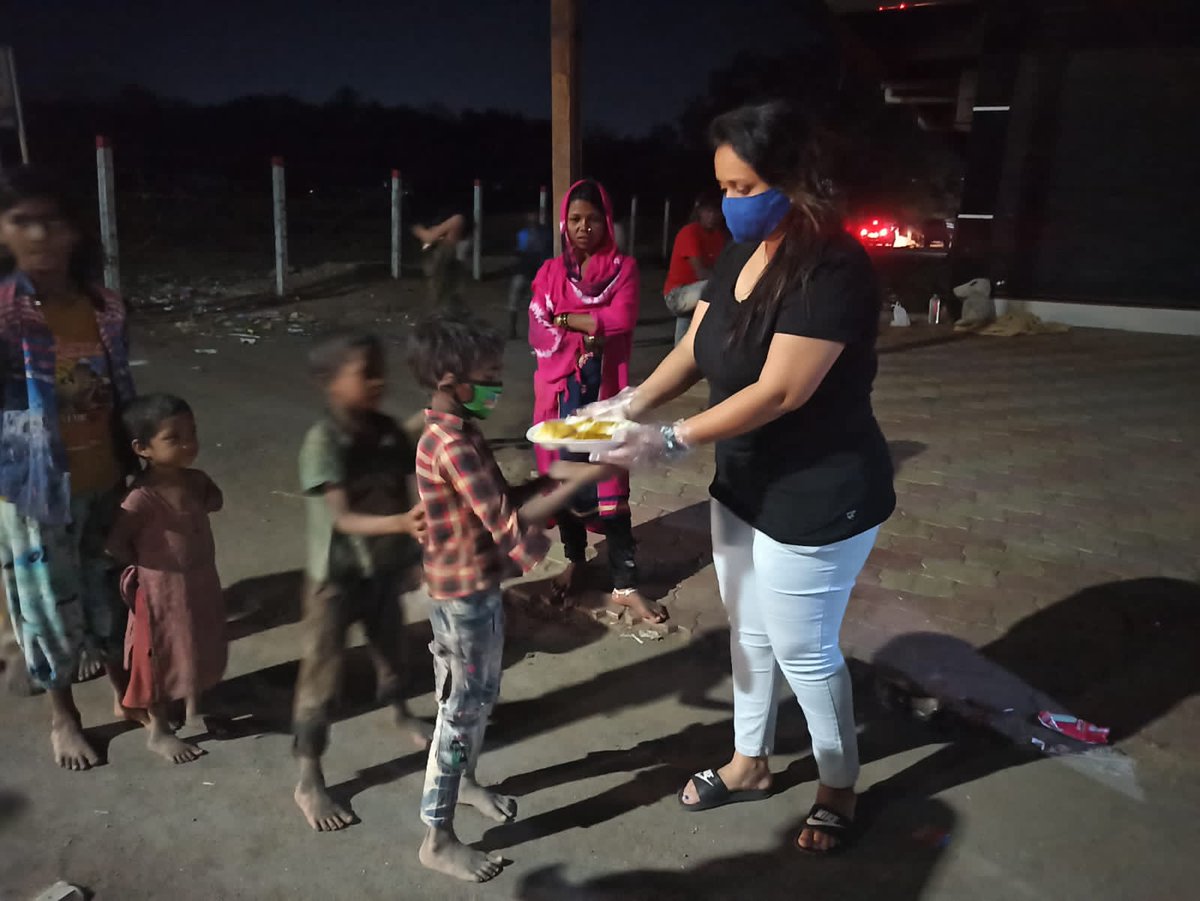 iamhumanfounda1's tweet photo. #imhumanrotibank
#foodforall
#14_Feb_2021
#bardoli
Fed around 250 people
@PMOIndia @narendramodi @AmitShah @JPNadda @CRPaatil @vijayrupanibjp @sanghaviharsh @Nitinbhai_Patel @prabhunvasava @Ganpatsinhv @Swamy39 @kajal_jaihind @sdmbardoli
@JignaParmar7
#imhuman
#helpeverhurtnever https://t.co/ZBuV8FUN1O