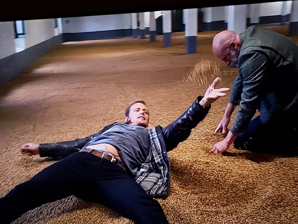 Waiting to see the meme that <a href="/peekaboo_jen/">Tash</a> makes about the belt <a href="/SamHeughan/">Sam Heughan</a> <a href="/grahammctavish/">.</a> #MenInKilts