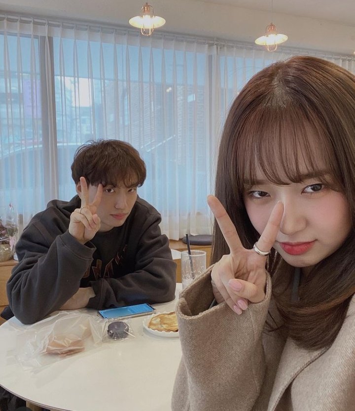 WEKlSSE's tweet photo. Lᥱt's gǝt crᥲzч! ⿻ 💎 * hɩ, we ᥲre #𝙬𝙚𝙠𝙞𝙨𝙨𝙚 ’ ! #CANDYCB + #SEKKI1stCB
Nuestra bonita Queen se encuentra asistiendo al gran comeback del hermoso @itsekkitwt lista para gritar en primera fila, te deseamos mucha suerte! https://t.co/Sl5rJrqZAm