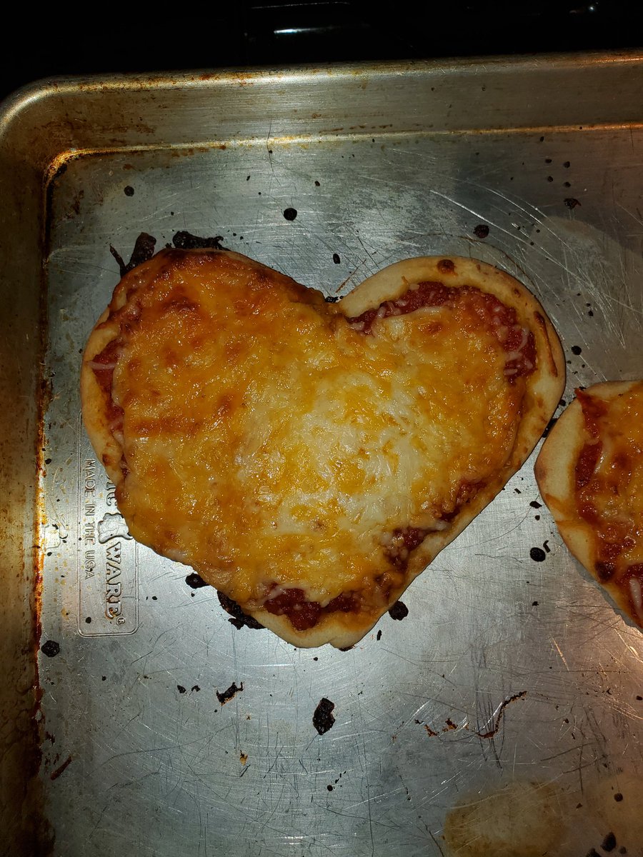chip_tashjian's tweet photo. Hearts for breakfast... hearts for dinner. #dadgamestrong https://t.co/nHrPorNN8i