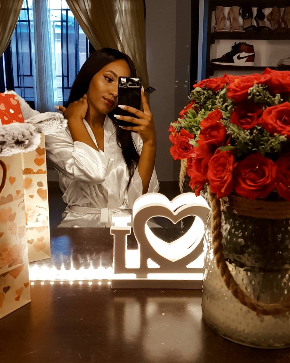 Nix_365's tweet photo. Happy valentine's day from the singles club. https://t.co/KMjBqo6pHw