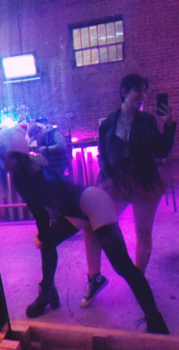 AshRowyn's tweet image. onlyfans.com/gooniegorgonite
Happy Valentine's everyone❤️🖤 helo me feel loved by subscribing to my only fans!!!