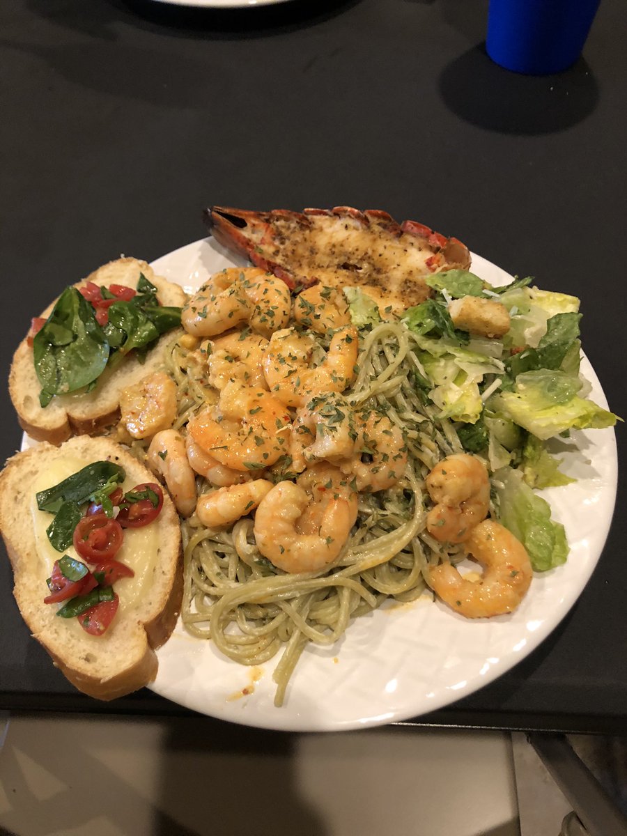 irontech956's tweet photo. Valentines dinner is served: creamy cajun shrimp alfredo served on veggie pasta with baked garlic butter lobster tail accompanied with fresh brusetta and a ceasar salad #homemade #HeCanCook https://t.co/3WpOn4Gbkk