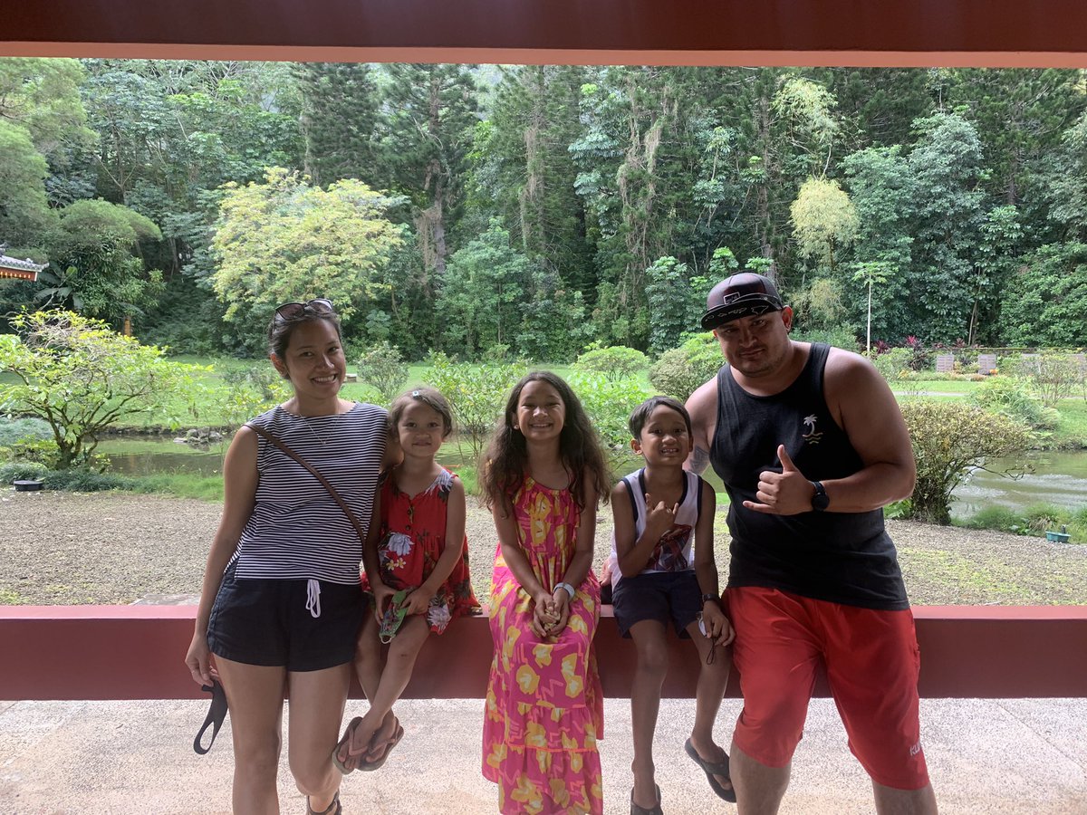 I have the best tour guides! #Hawaii #familyfun