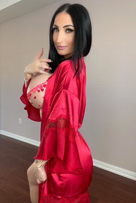 ❤️Happy Valentine&rsquo;s Day my loves❤️ https://t.co/j2VxHEpCZ2