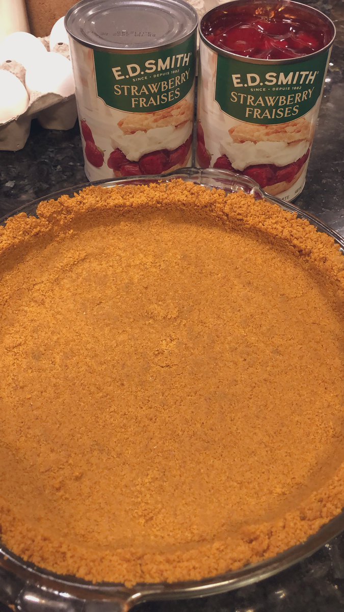Belle_Shelle's tweet photo. Lazy pie maker. π#grahamcrackercrust https://t.co/jfrvI3I1WB