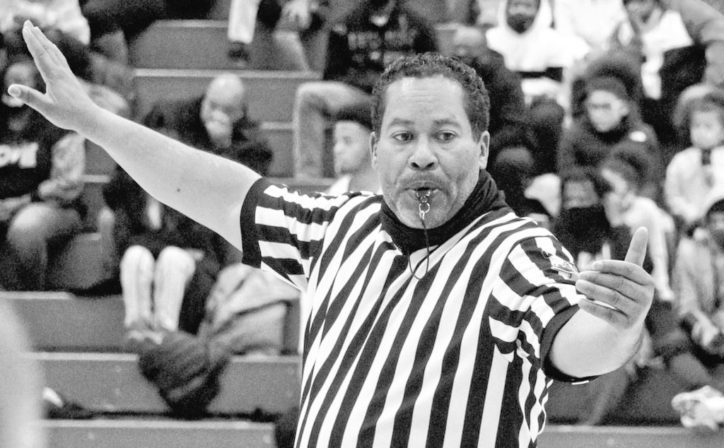 Raydixjr's tweet photo. The IHSAA and Race, Why I Won't Work the State Basketball Tourney (Hoosier Hysteria)
https://t.co/1DfMpQPCTJ https://t.co/XCstDv1IPQ