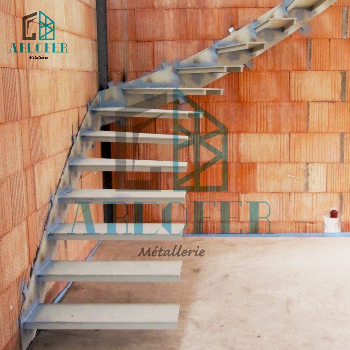 Arcofer_fr's tweet photo. Vous souhaitez un escalier à la foi contemporain et robuste? Nous vous proposons notre gamme d’escalier flottant à ossature métallique encastrée et un habillage des marches en bois. 

#arcofer https://t.co/xwA8yKgn8b