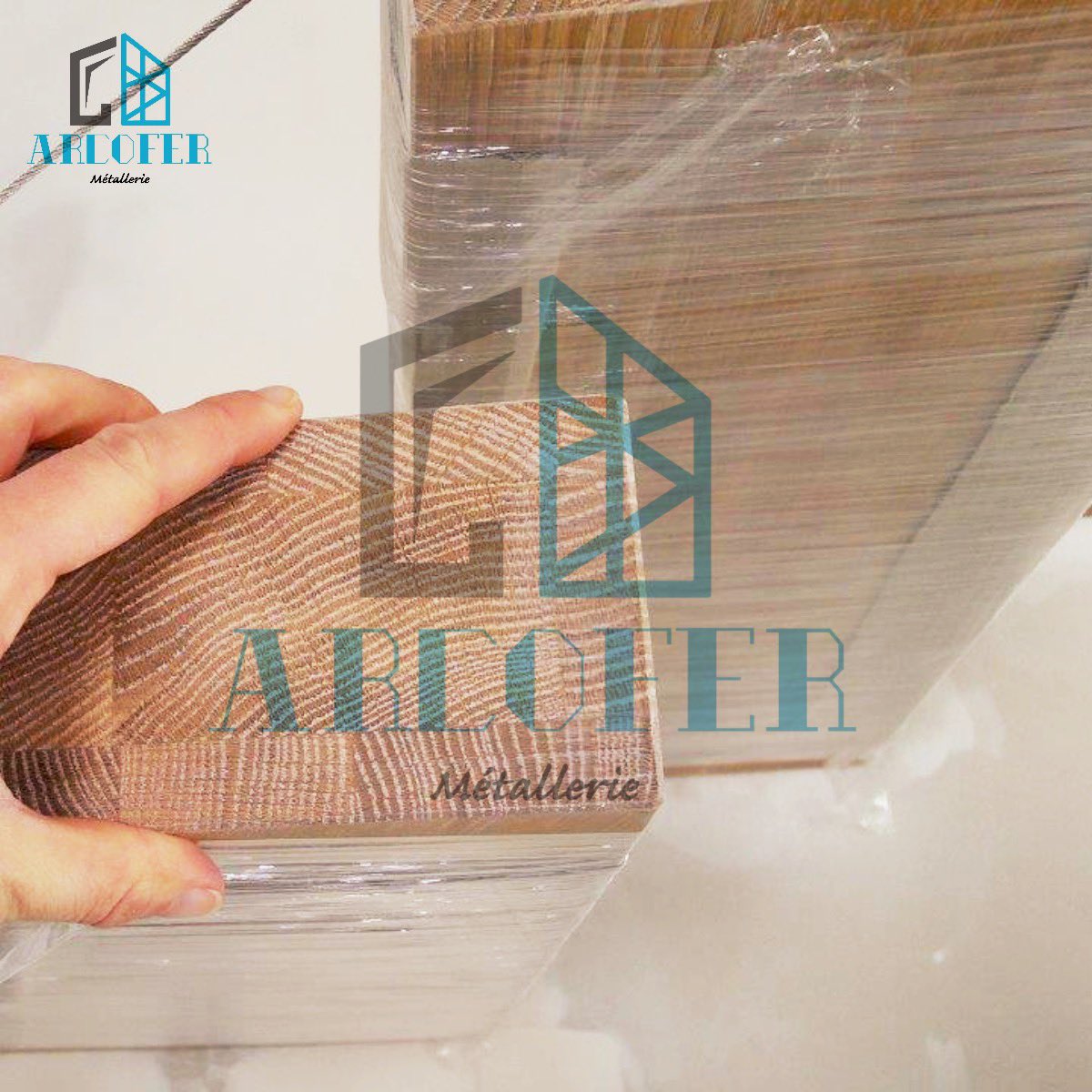 Arcofer_fr's tweet photo. Vous souhaitez un escalier à la foi contemporain et robuste? Nous vous proposons notre gamme d’escalier flottant à ossature métallique encastrée et un habillage des marches en bois. 

#arcofer https://t.co/xwA8yKgn8b